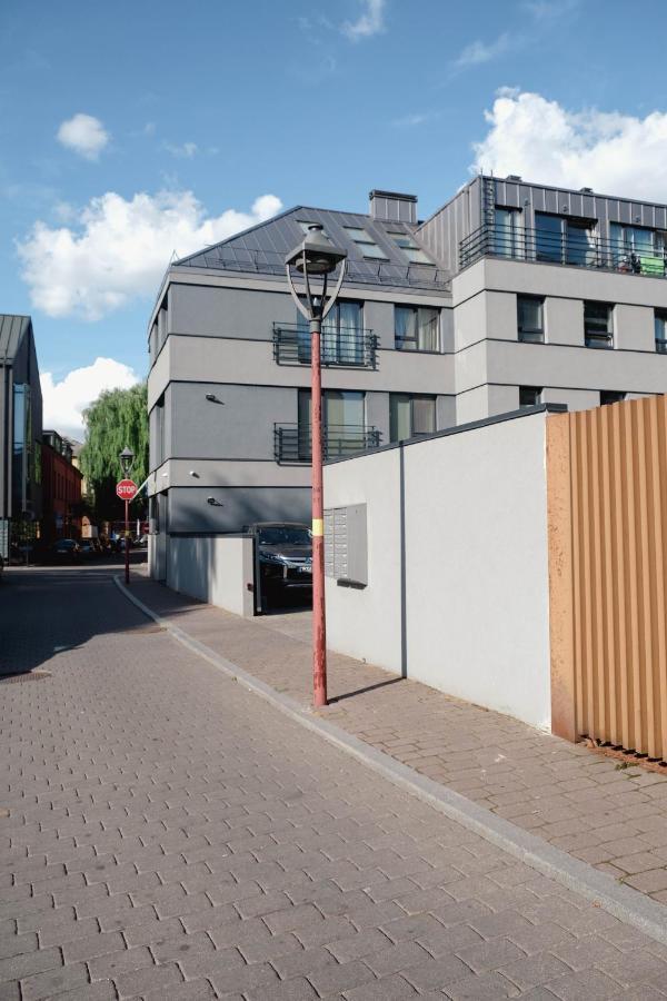 Cosy 1 Bedroom Apartment In The Heart Of Old Town With Parking カウナス エクステリア 写真