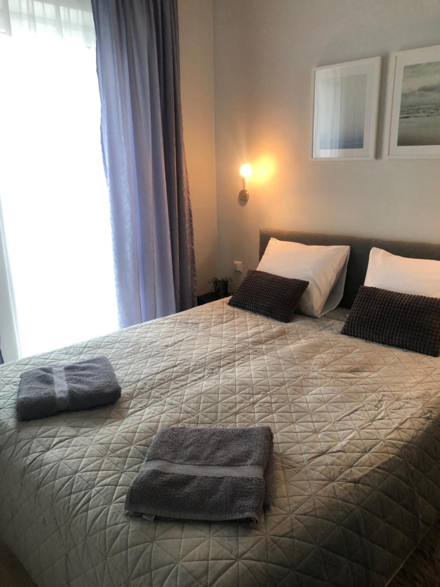Cosy 1 Bedroom Apartment In The Heart Of Old Town With Parking カウナス エクステリア 写真